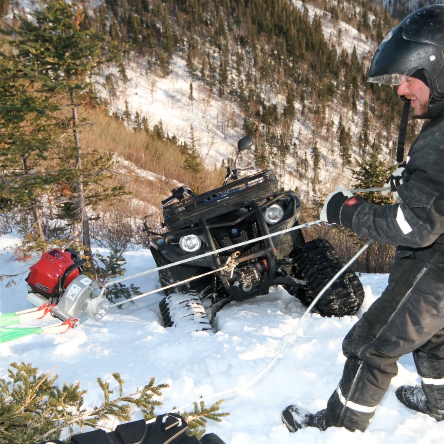 漢pow!! PORTABLE-WINCH GX35 Gas-Powered Winch with Acce