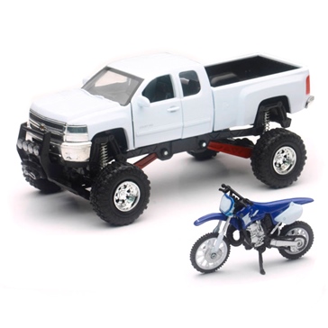 New Ray Toys Modèle réduit camion Chevrolet Silverado avec motocross yamaha
